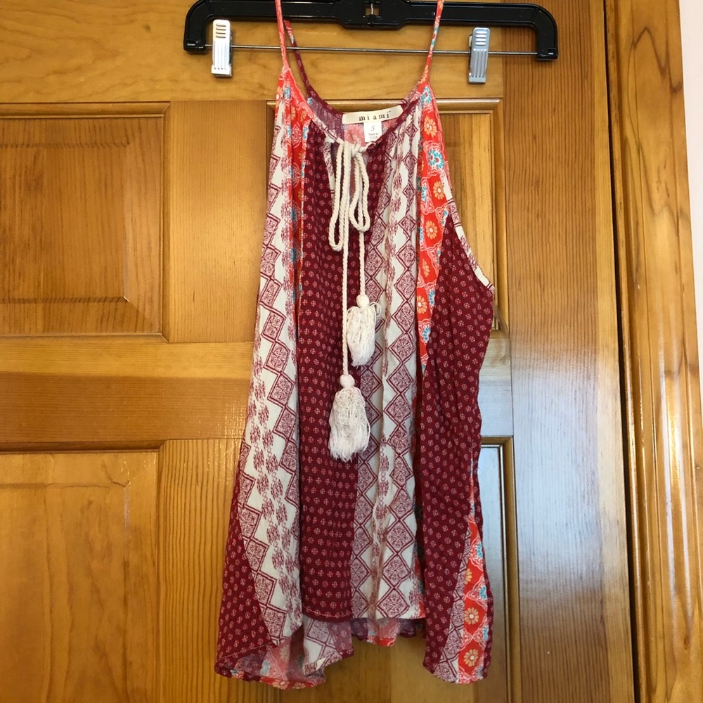Printed tank top.